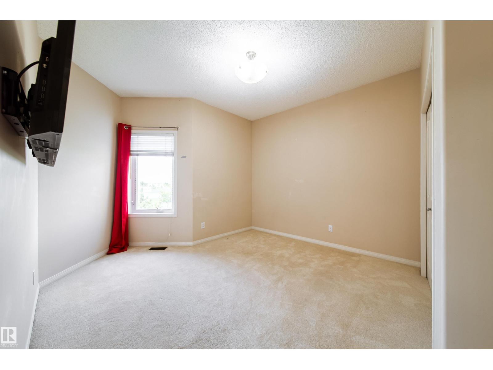 Photo 34 of 1 8403 164 Av Nw, Edmonton AB