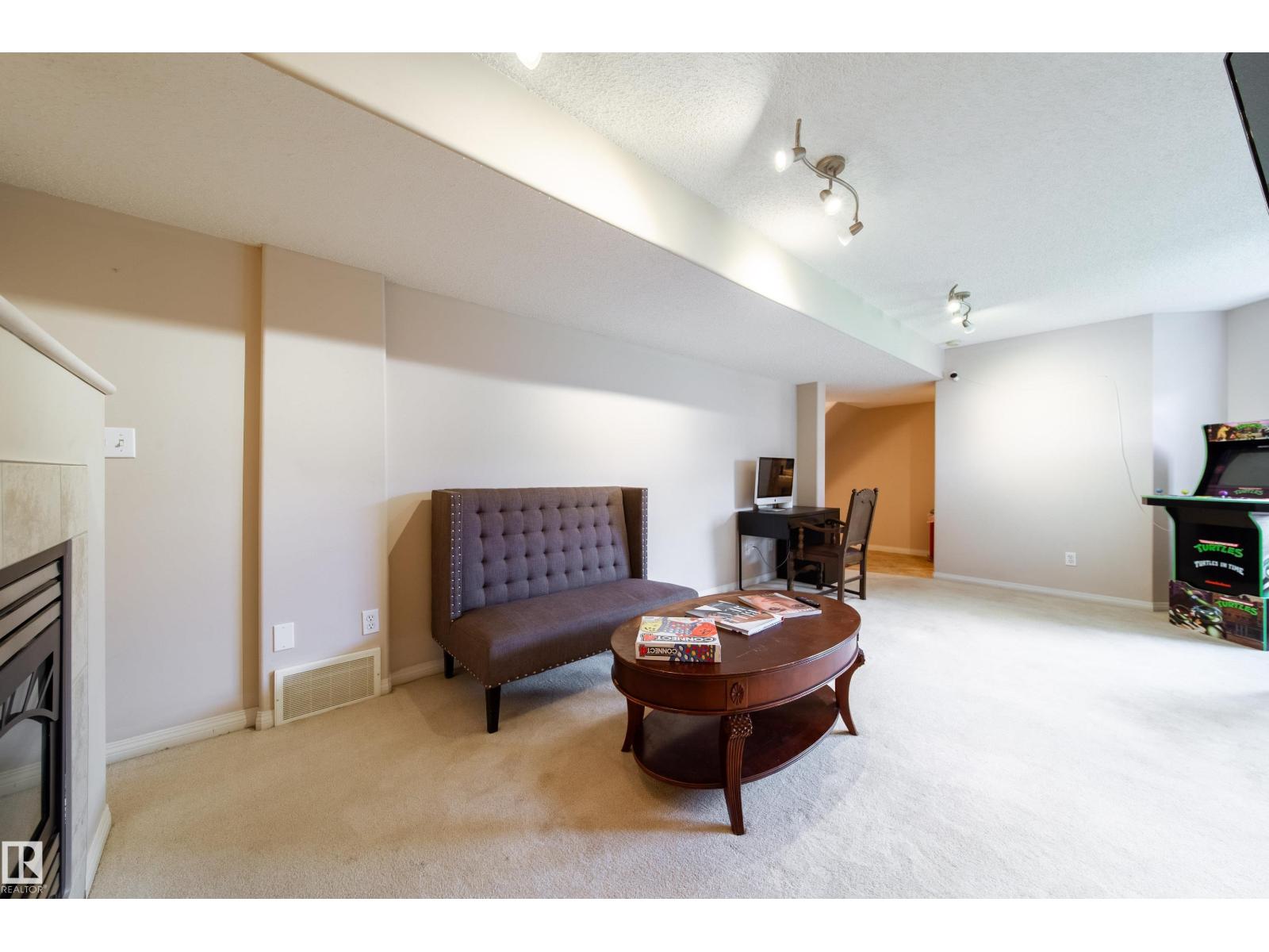 Photo 40 of 1 8403 164 Av Nw, Edmonton AB