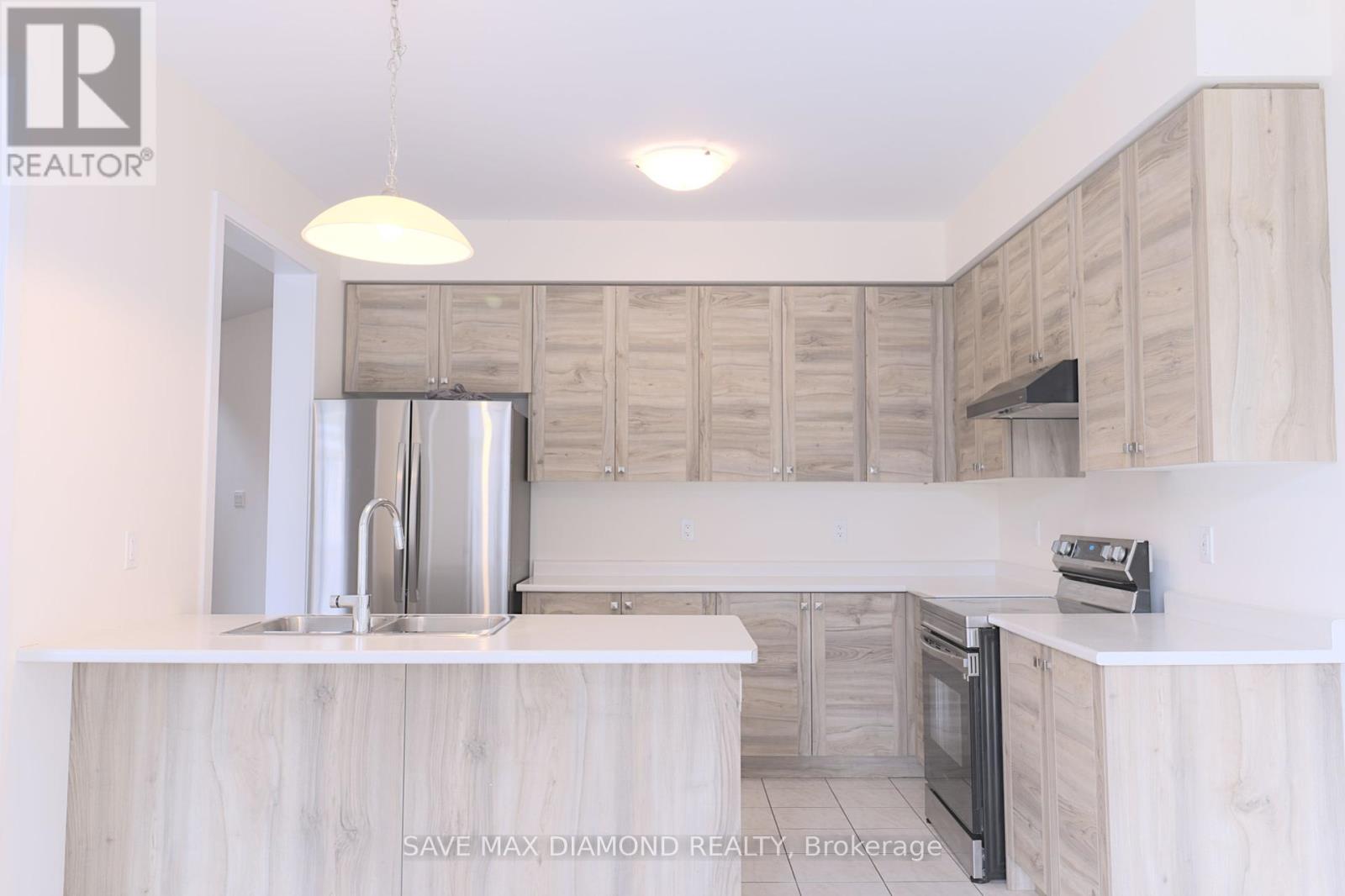 Photo 9 of 92 Monteith Drive, Brantford ON
