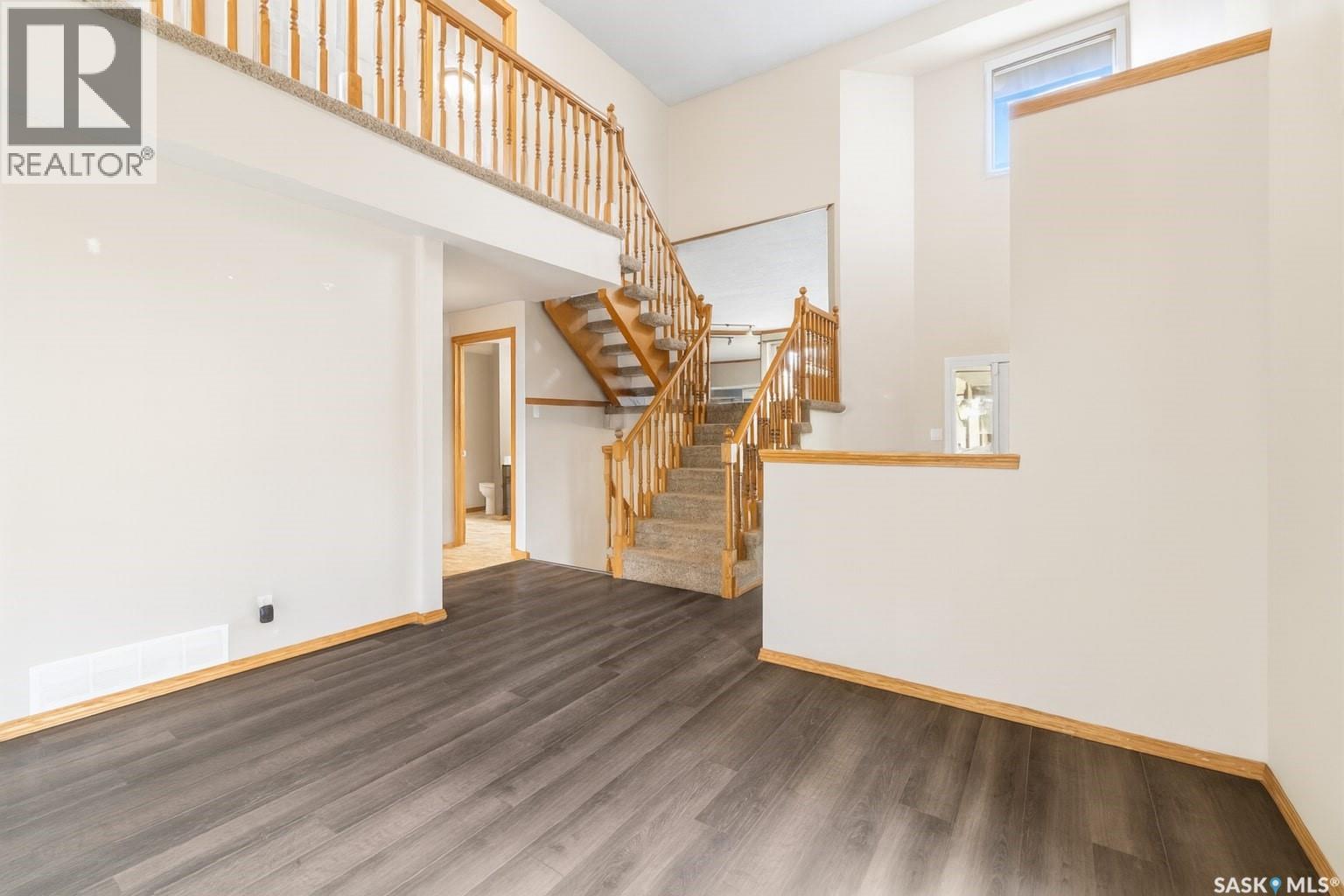 Photo 10 of 307 Avon Drive, Regina SK