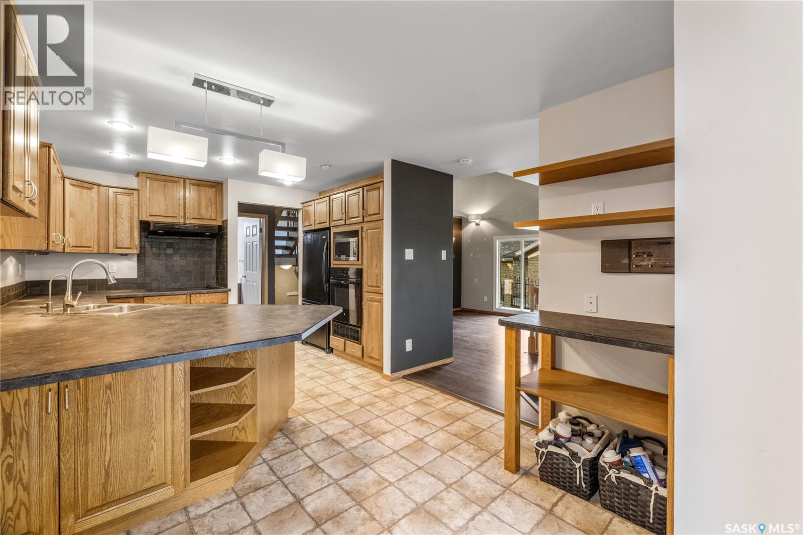 Photo 16 of 307 Avon Drive, Regina SK