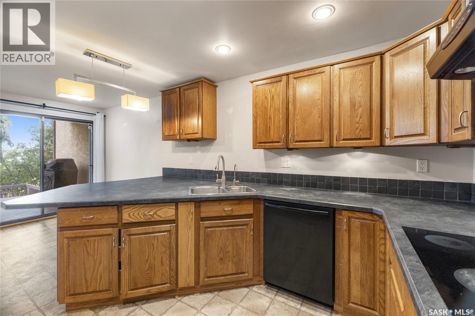 Photo 20 of 307 Avon Drive, Regina SK