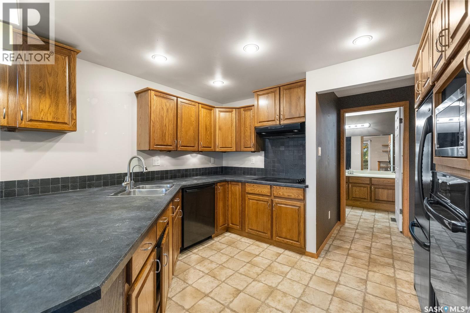 Photo 21 of 307 Avon Drive, Regina SK