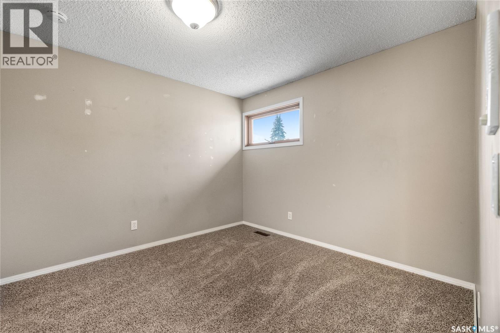 Photo 27 of 307 Avon Drive, Regina SK