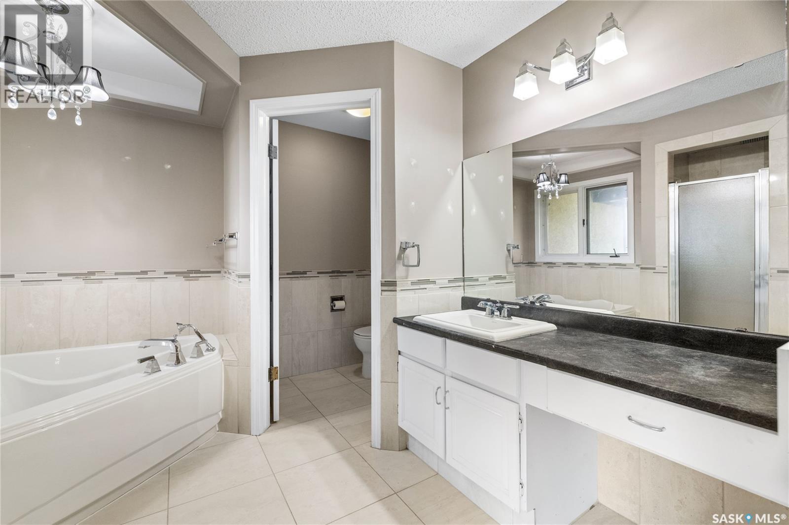 Photo 33 of 307 Avon Drive, Regina SK