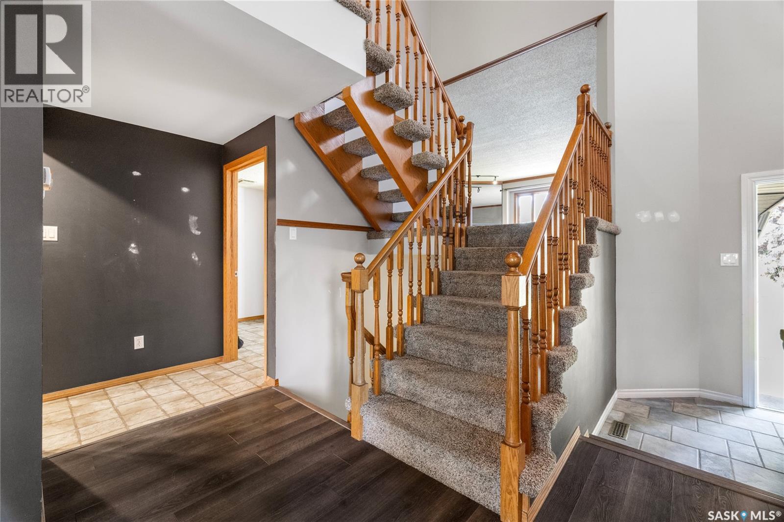 Photo 6 of 307 Avon Drive, Regina SK