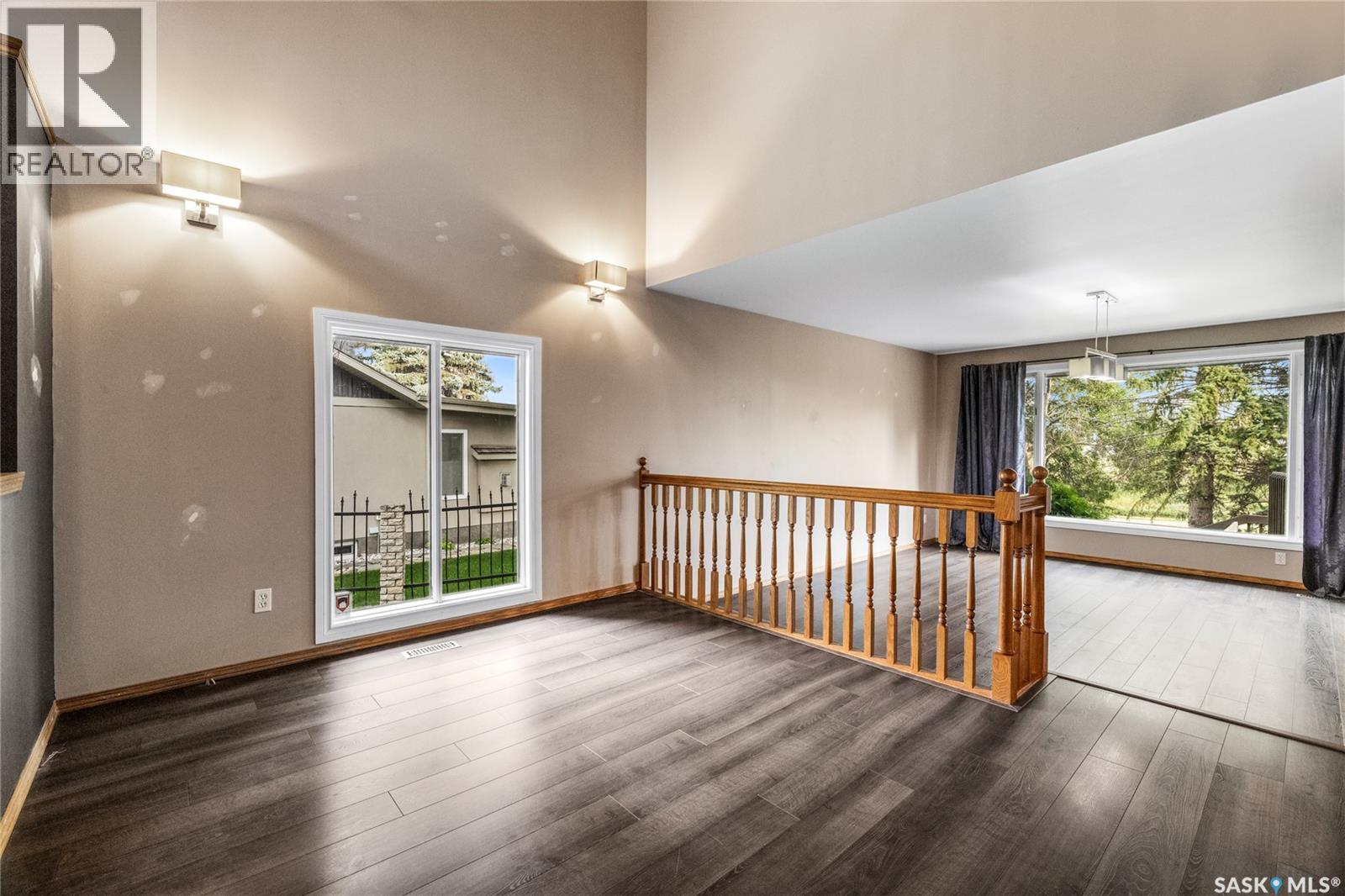 Photo 8 of 307 Avon Drive, Regina SK