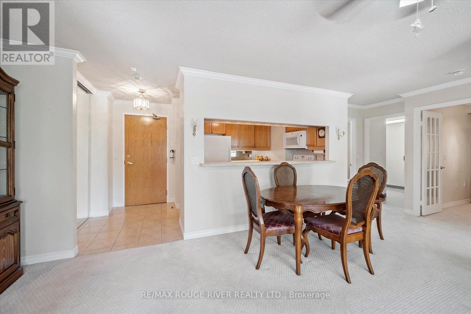 Photo 10 of 317 452 Scarborough Golf Club Road, Toronto ON