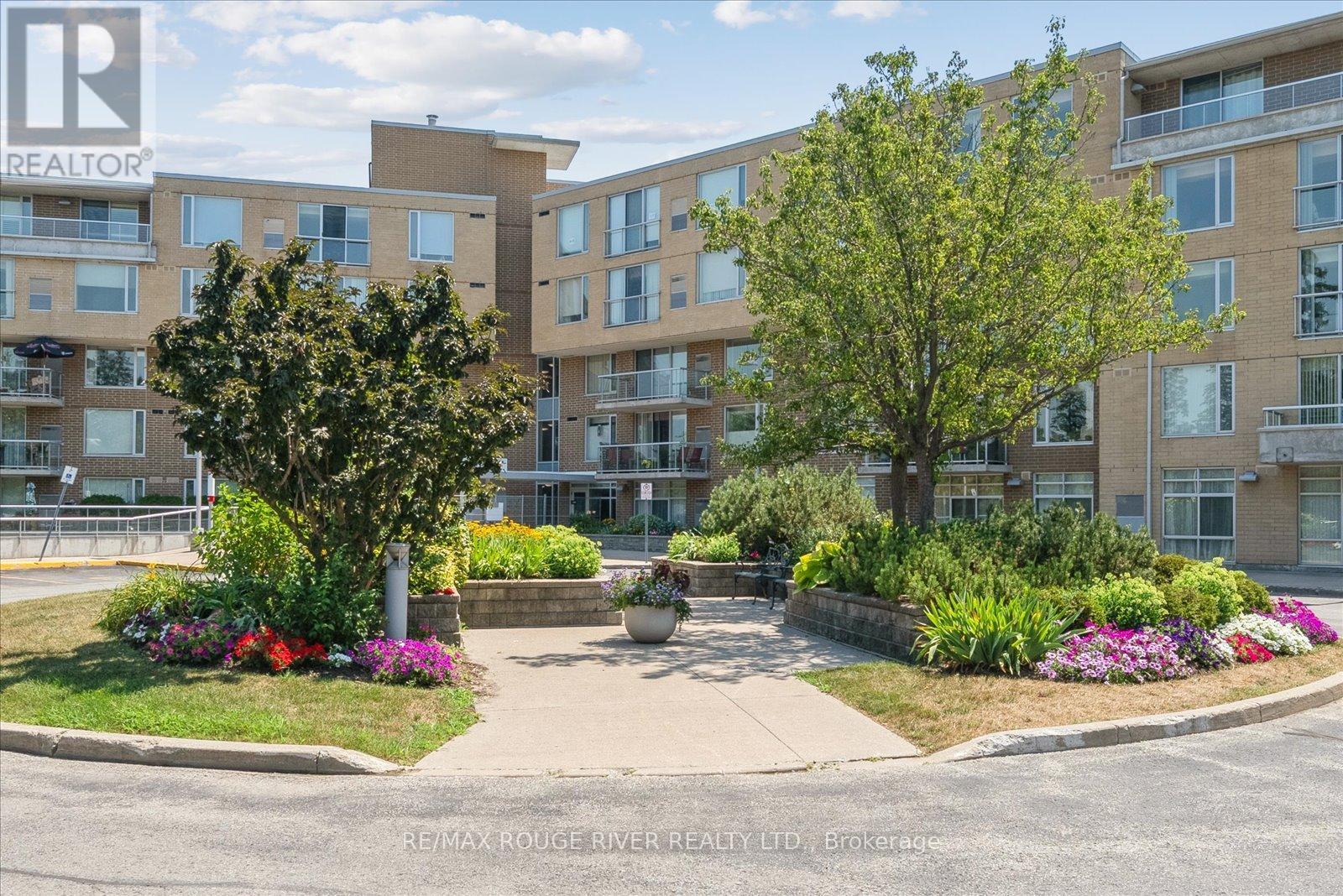 Photo 2 of 317 452 Scarborough Golf Club Road, Toronto ON