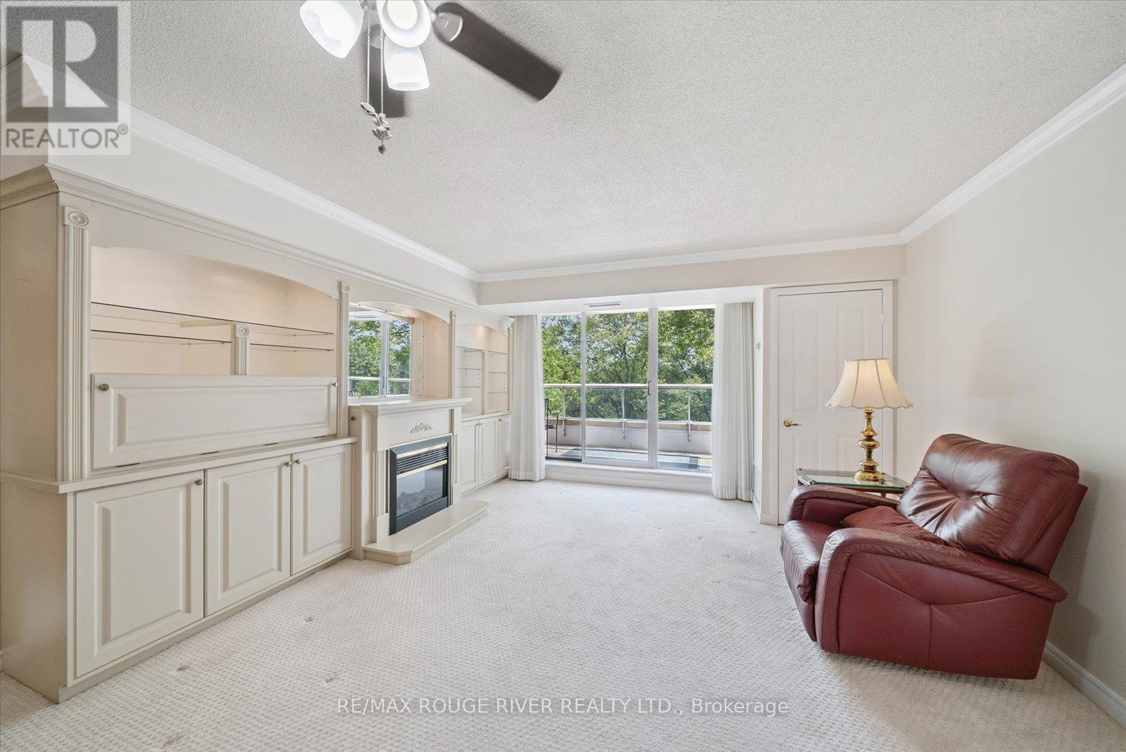 Photo 4 of 317 452 Scarborough Golf Club Road, Toronto ON