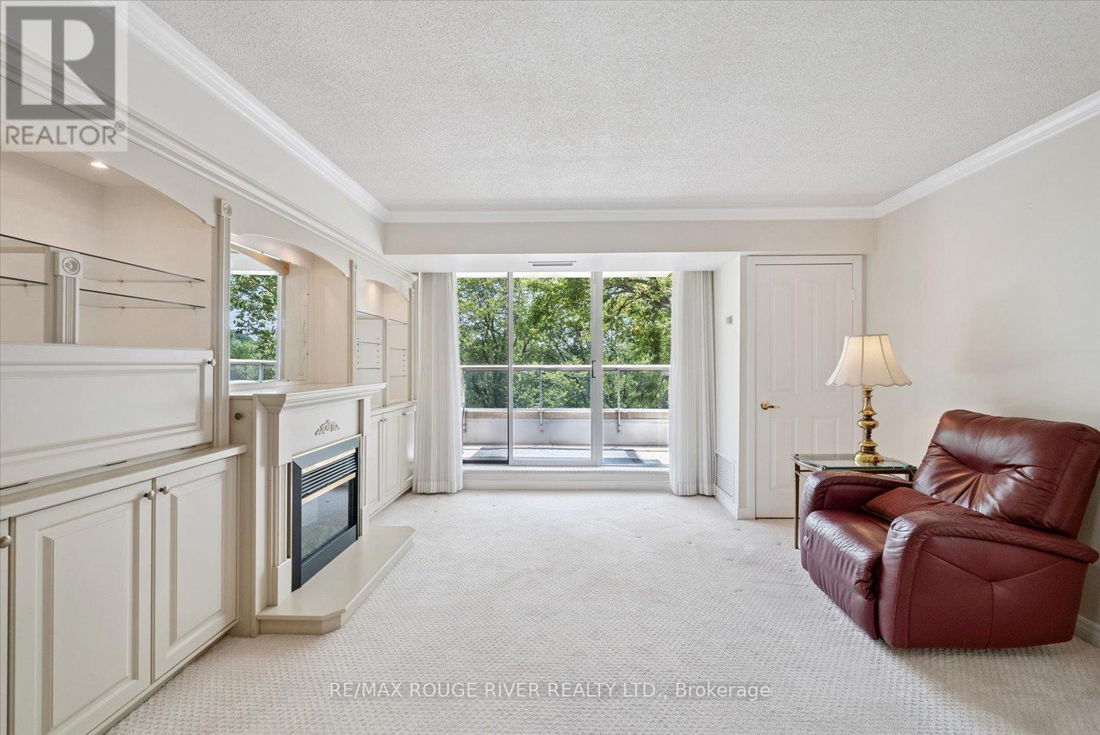Photo 5 of 317 452 Scarborough Golf Club Road, Toronto ON