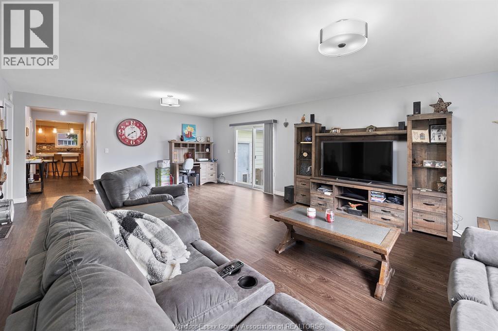 Photo 10 of 940 Hale Street, Stoney Point ON
