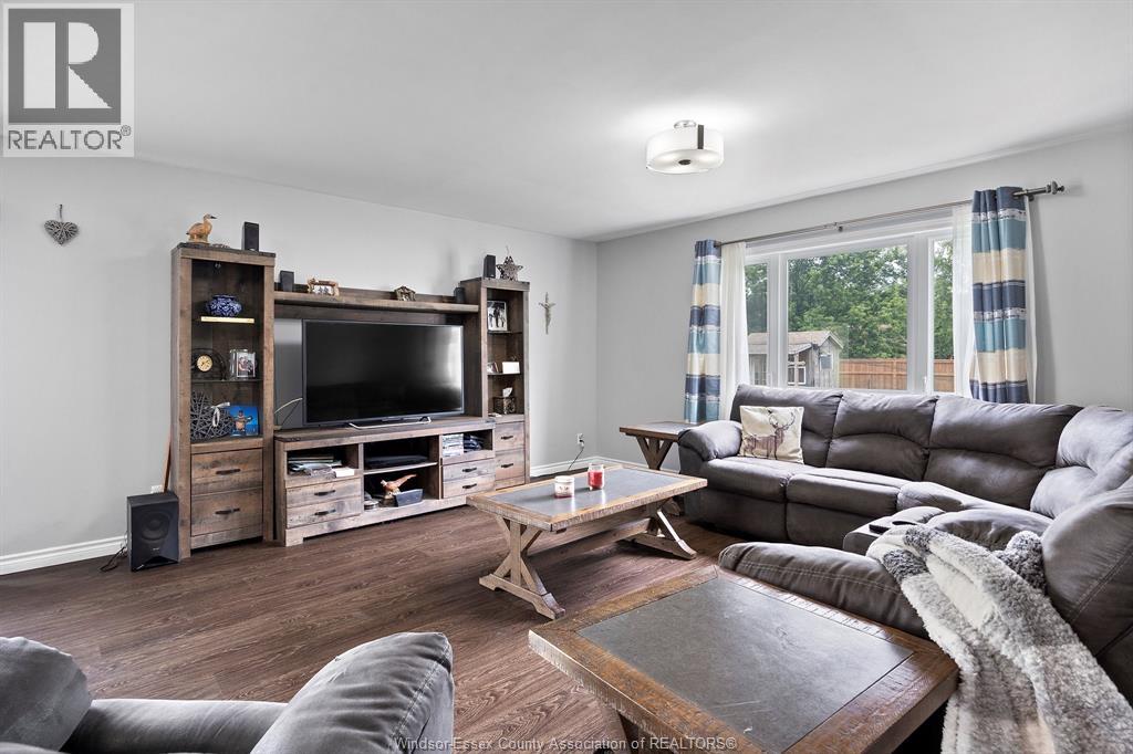 Photo 14 of 940 Hale Street, Stoney Point ON