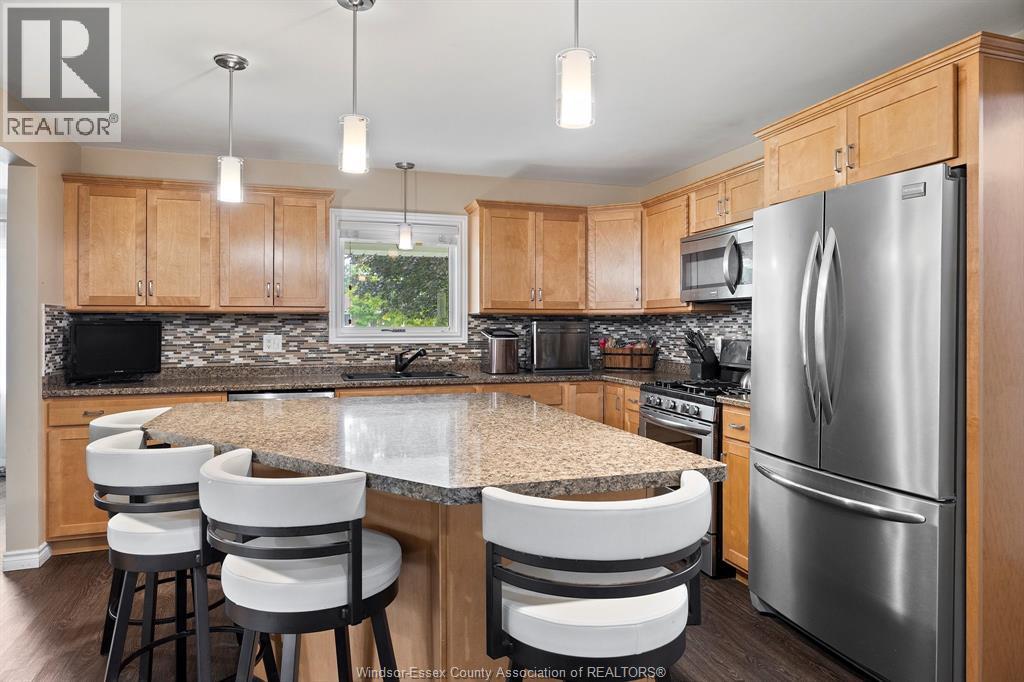 Photo 3 of 940 Hale Street, Stoney Point ON