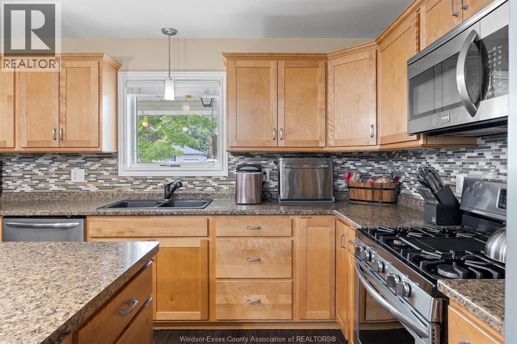 Photo 4 of 940 Hale Street, Stoney Point ON