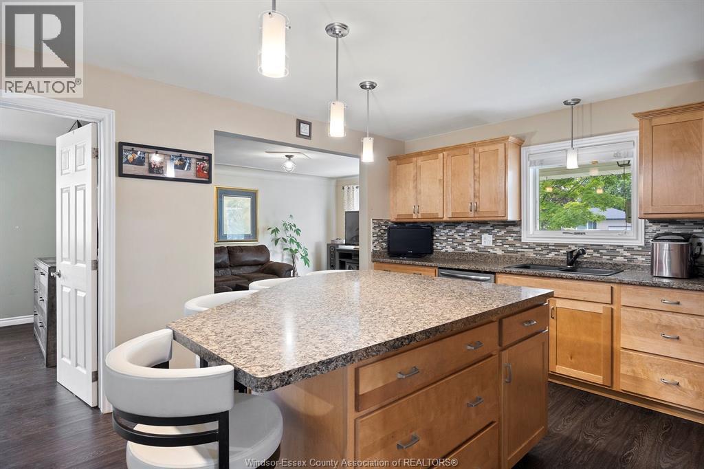 Photo 7 of 940 Hale Street, Stoney Point ON
