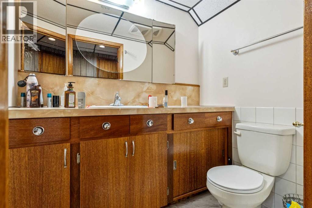 Single Family House for Sale in   Avenue NE Tuxedo Park Calgary 
