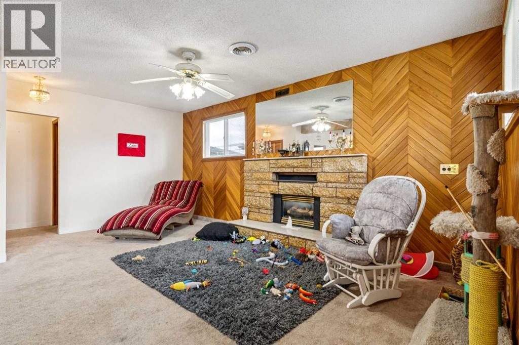 Single Family House for Sale in   Avenue NE Tuxedo Park Calgary 