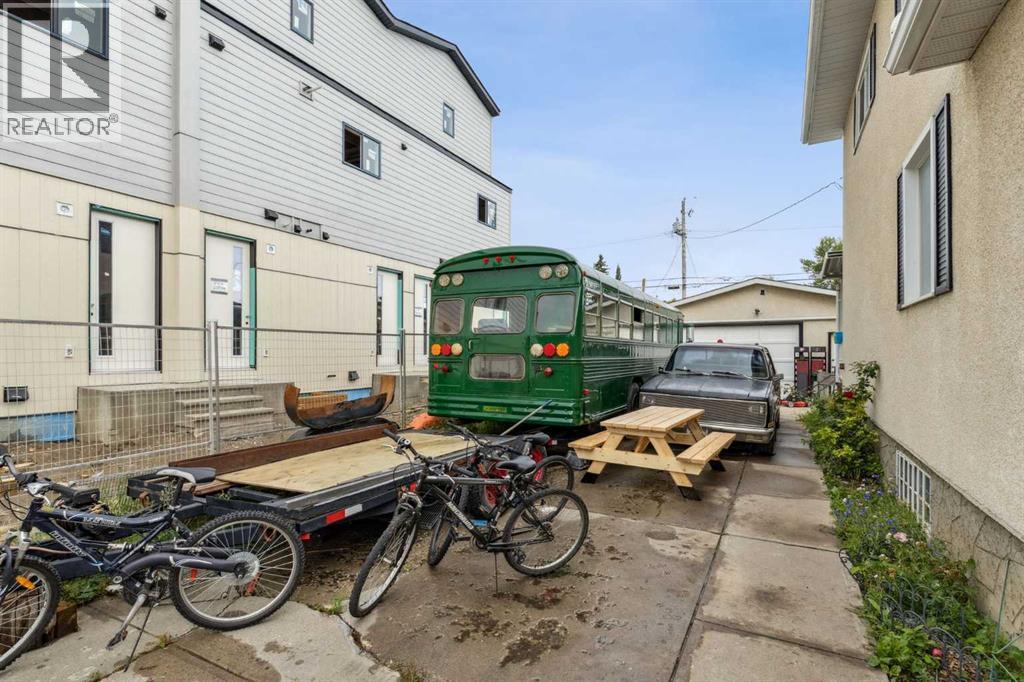 Single Family House for Sale in   Avenue NE Tuxedo Park Calgary 
