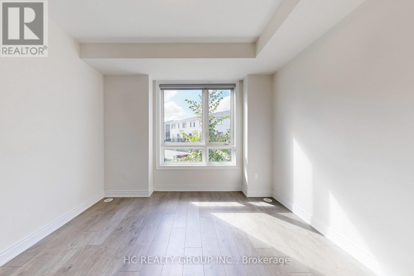 Photo 12 of 31 Thomas Armstrong Lane, Richmond Hill ON