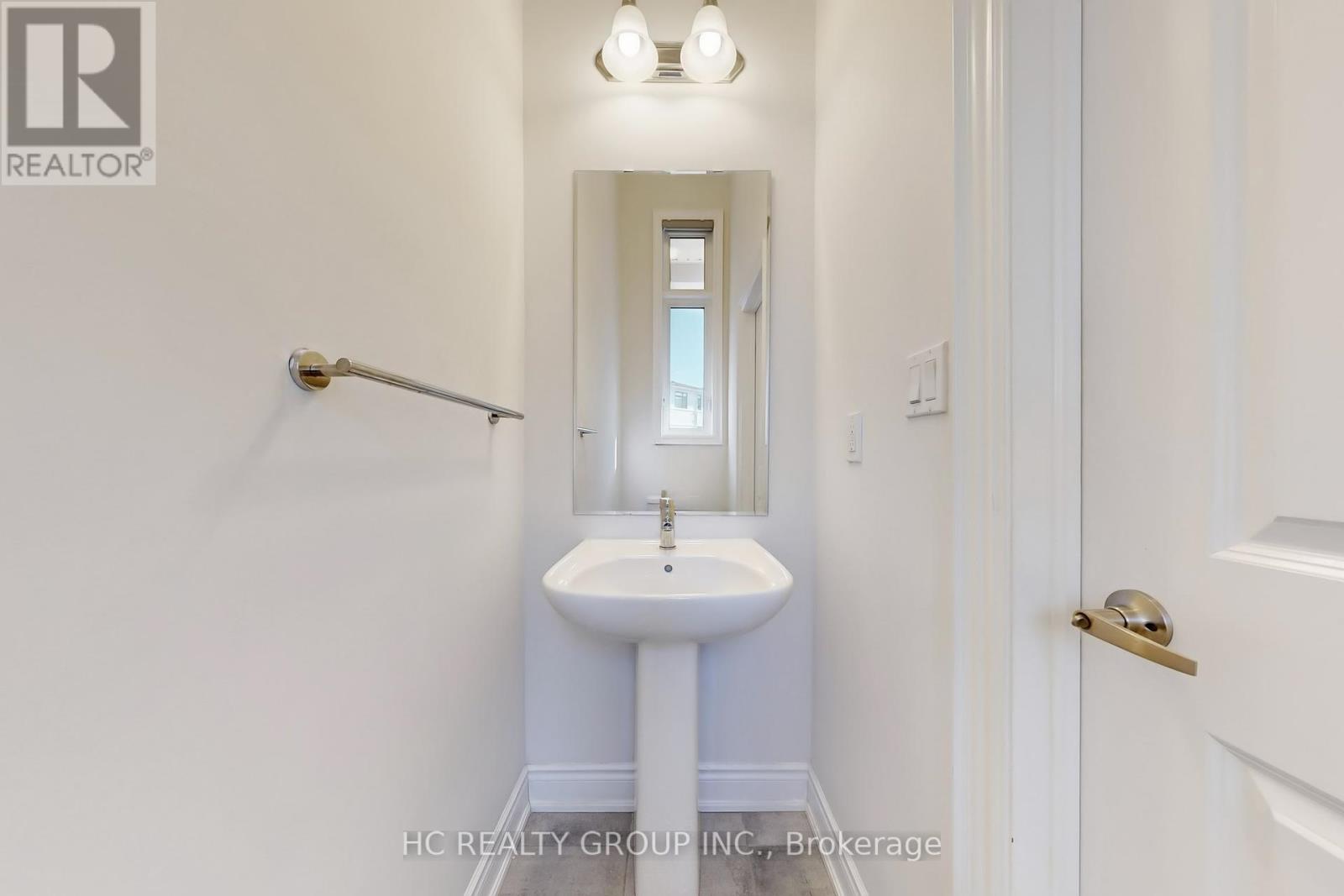 Photo 17 of 31 Thomas Armstrong Lane, Richmond Hill ON