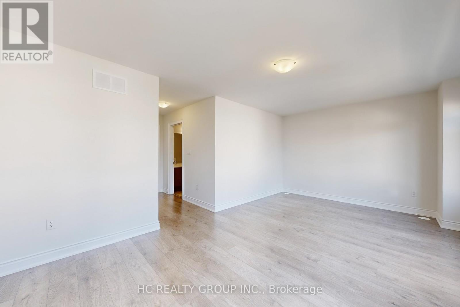 Photo 27 of 31 Thomas Armstrong Lane, Richmond Hill ON