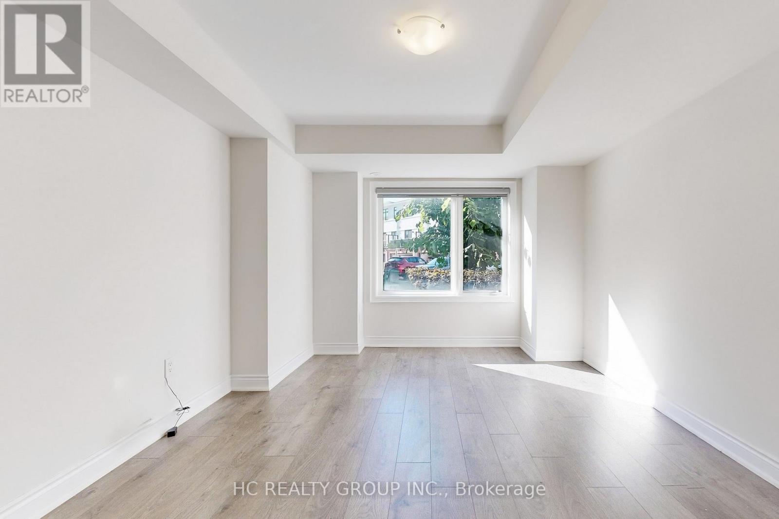 Photo 32 of 31 Thomas Armstrong Lane, Richmond Hill ON