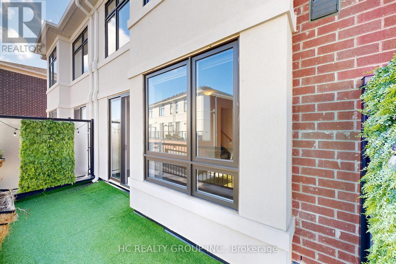 Photo 46 of 31 Thomas Armstrong Lane, Richmond Hill ON