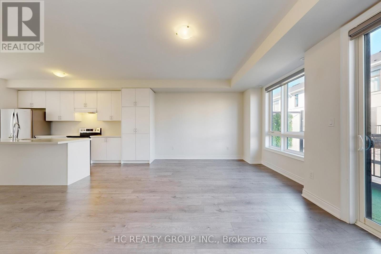 Photo 7 of 31 Thomas Armstrong Lane, Richmond Hill ON