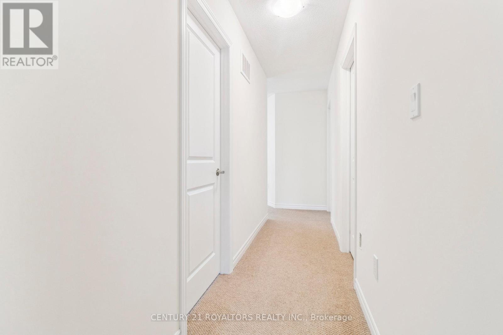 Photo 24 of 25 Ferragine Crescent, Bradford West Gwillimbury ON