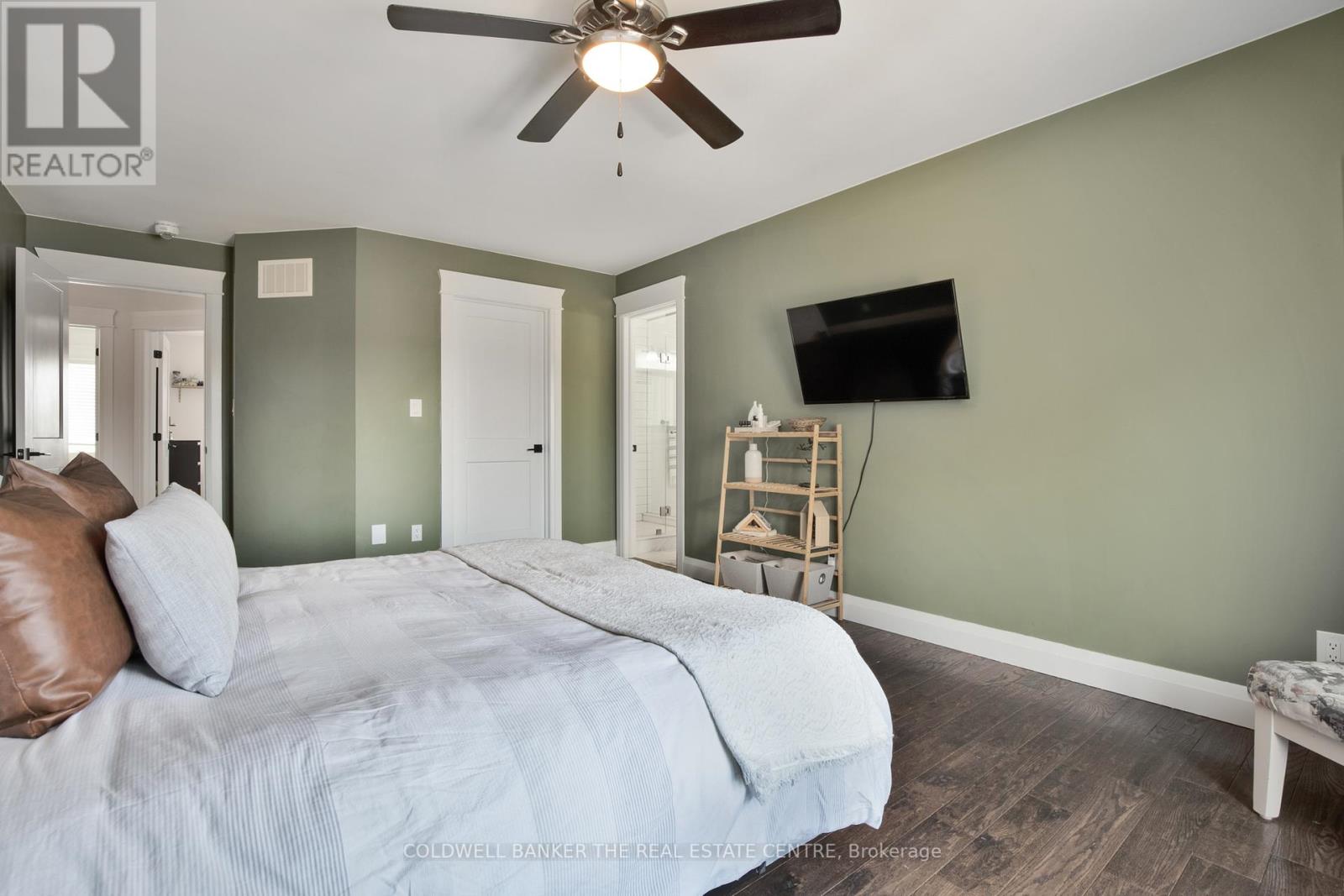 Photo 33 of 202 Clarence Street, Clearview ON