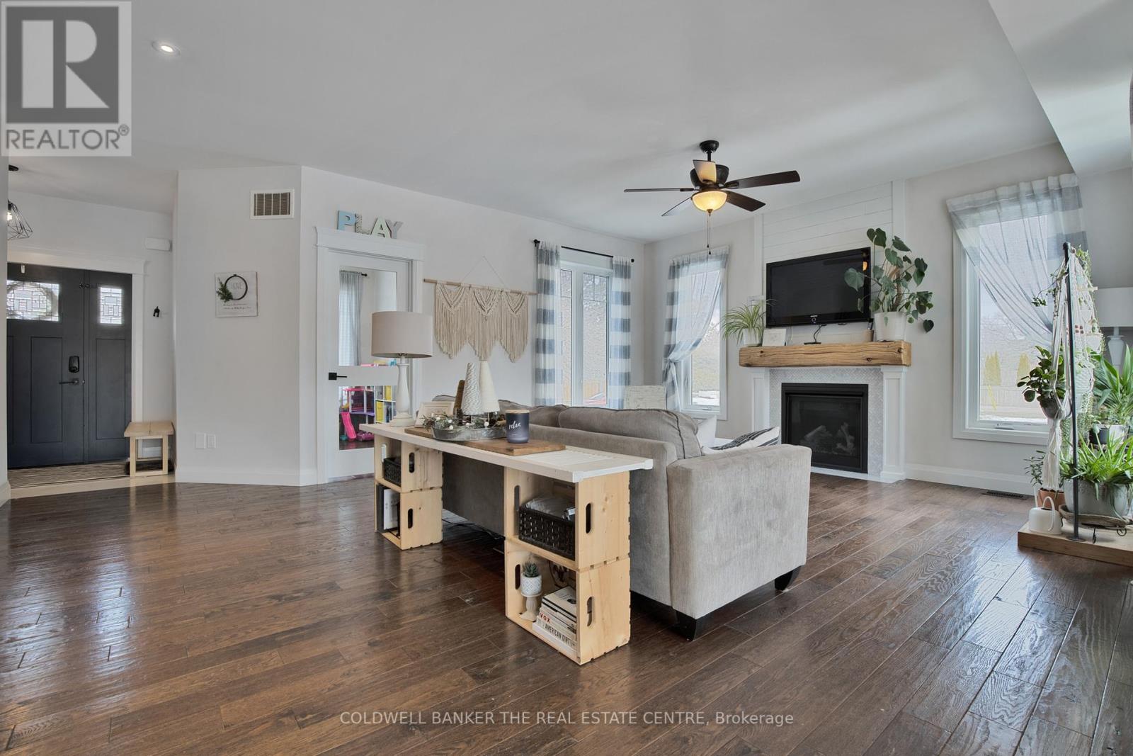 Photo 8 of 202 Clarence Street, Clearview ON