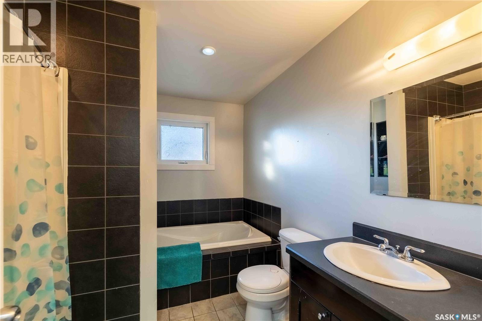 Photo 15 of 1314 Henleaze Avenue, Moose Jaw SK