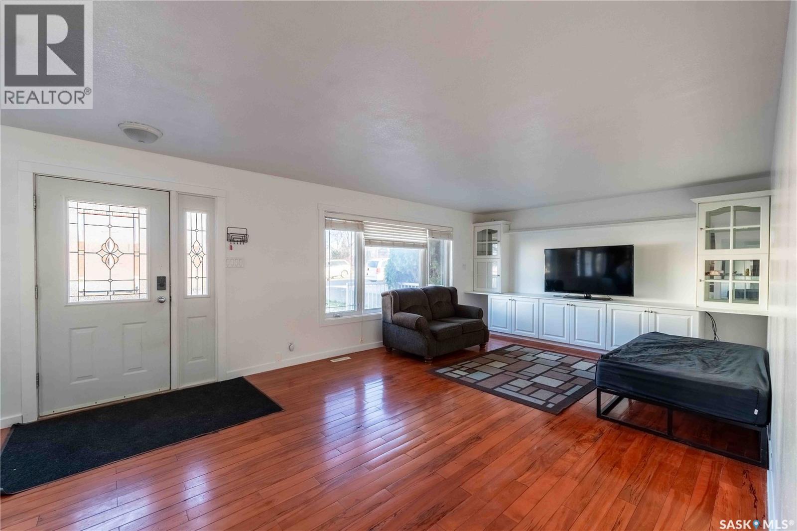 Photo 19 of 1314 Henleaze Avenue, Moose Jaw SK