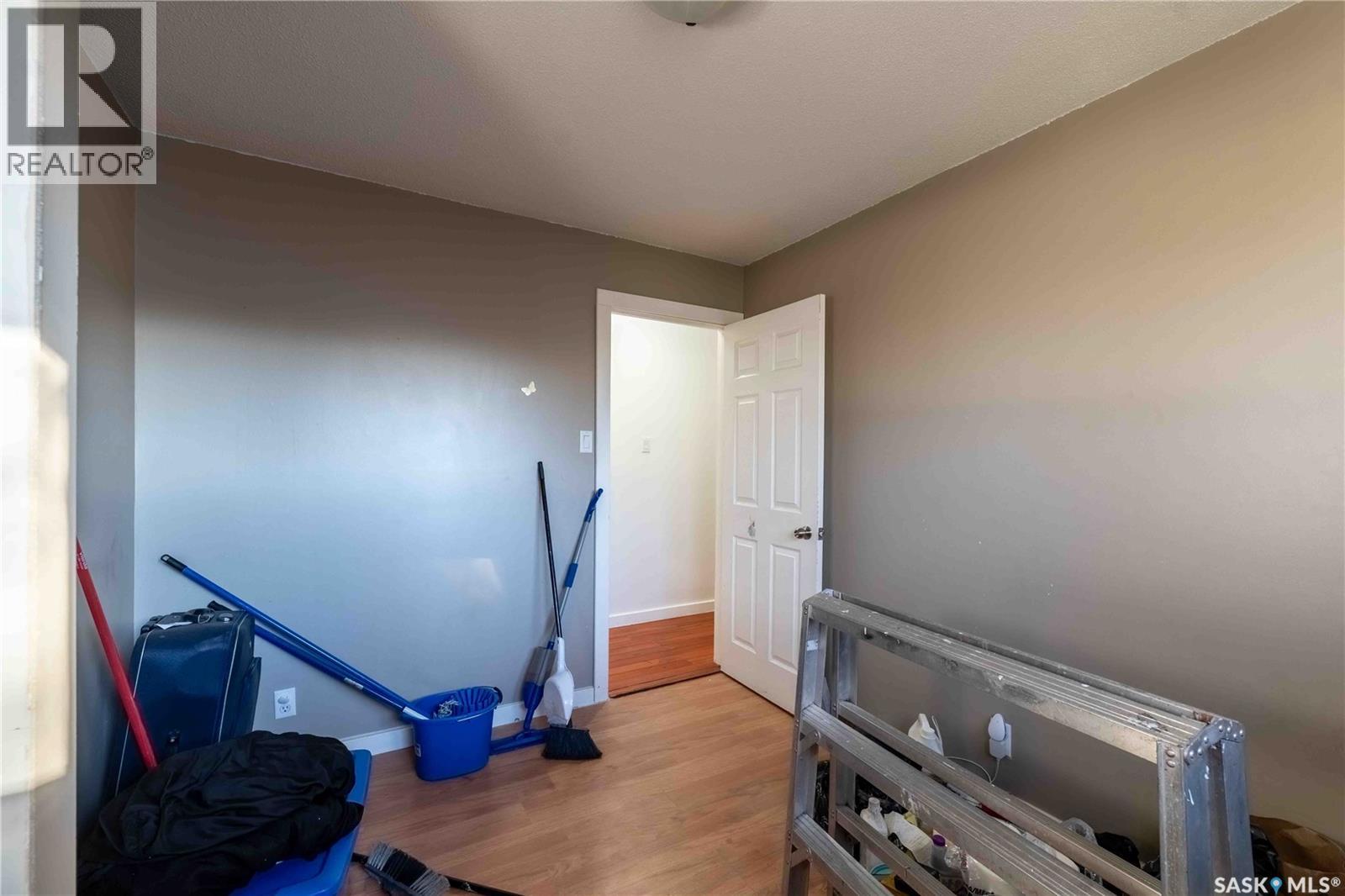Photo 11 of 1314 Henleaze Avenue, Moose Jaw SK