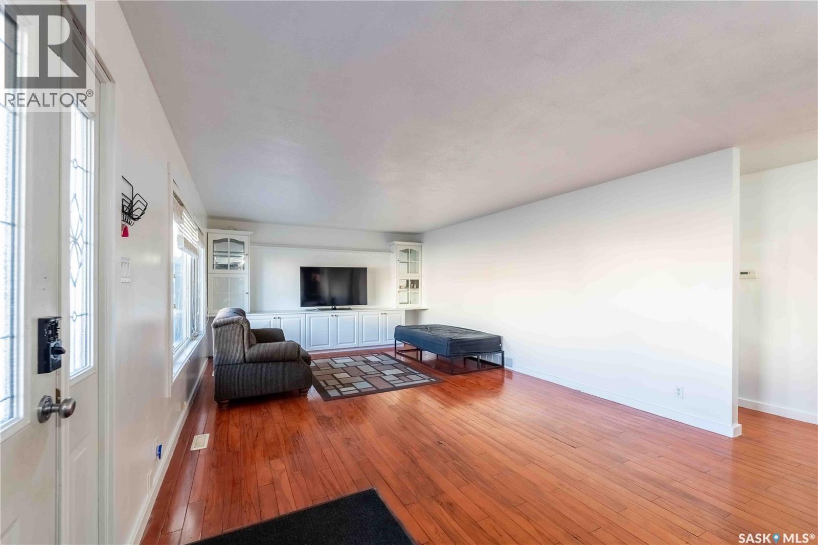 Photo 18 of 1314 Henleaze Avenue, Moose Jaw SK