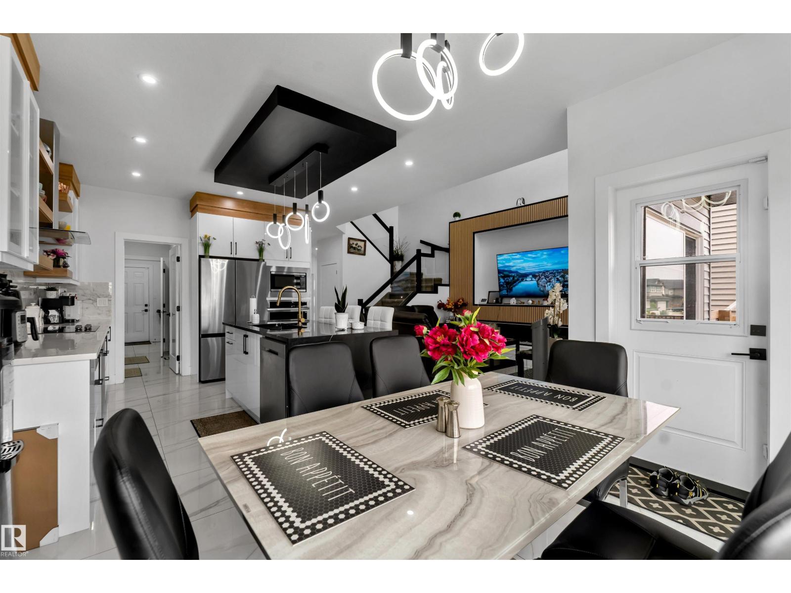 Photo 5 of 15518 13 A Av Sw, Edmonton AB