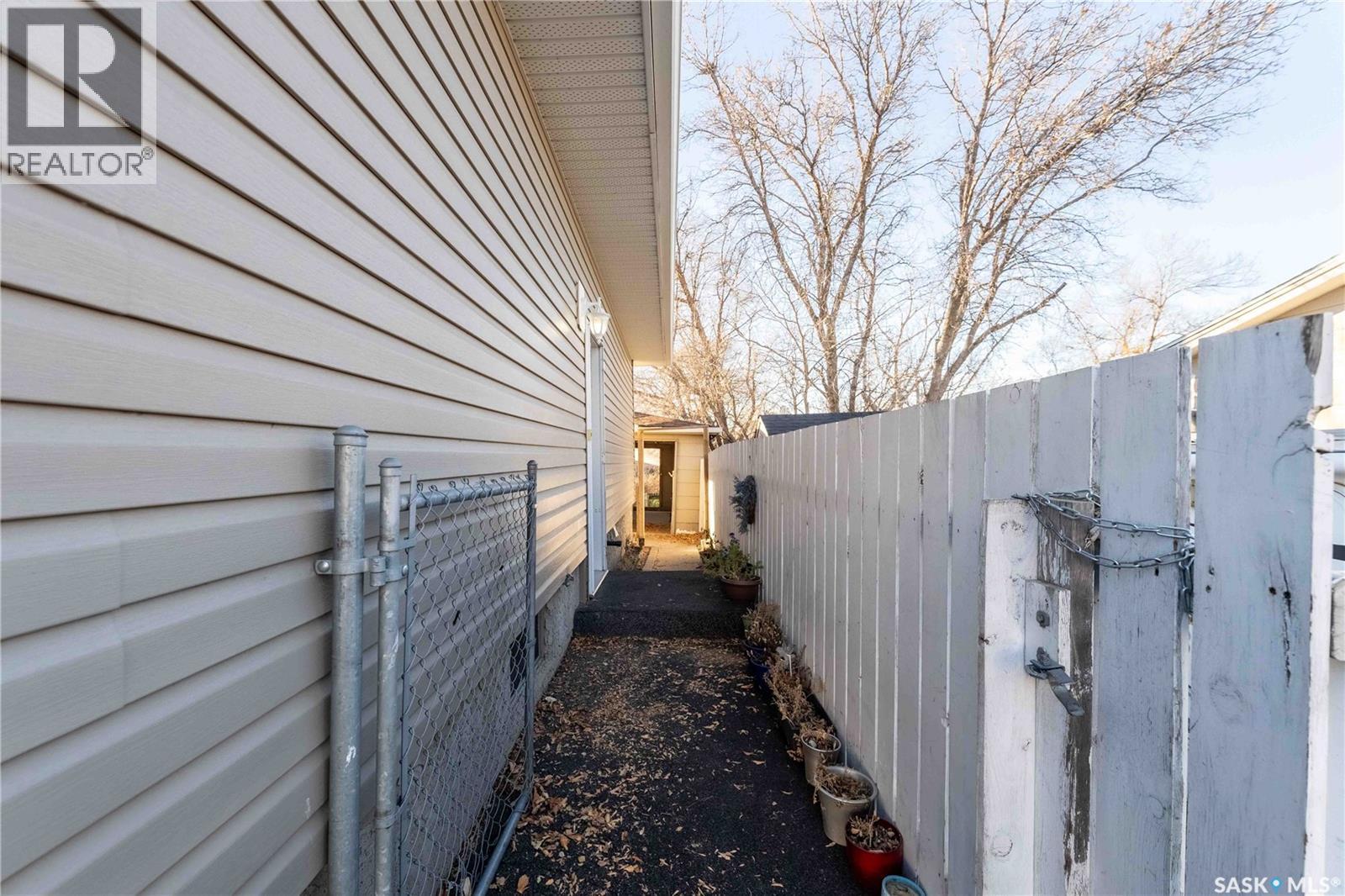 Photo 41 of 1314 Henleaze Avenue, Moose Jaw SK
