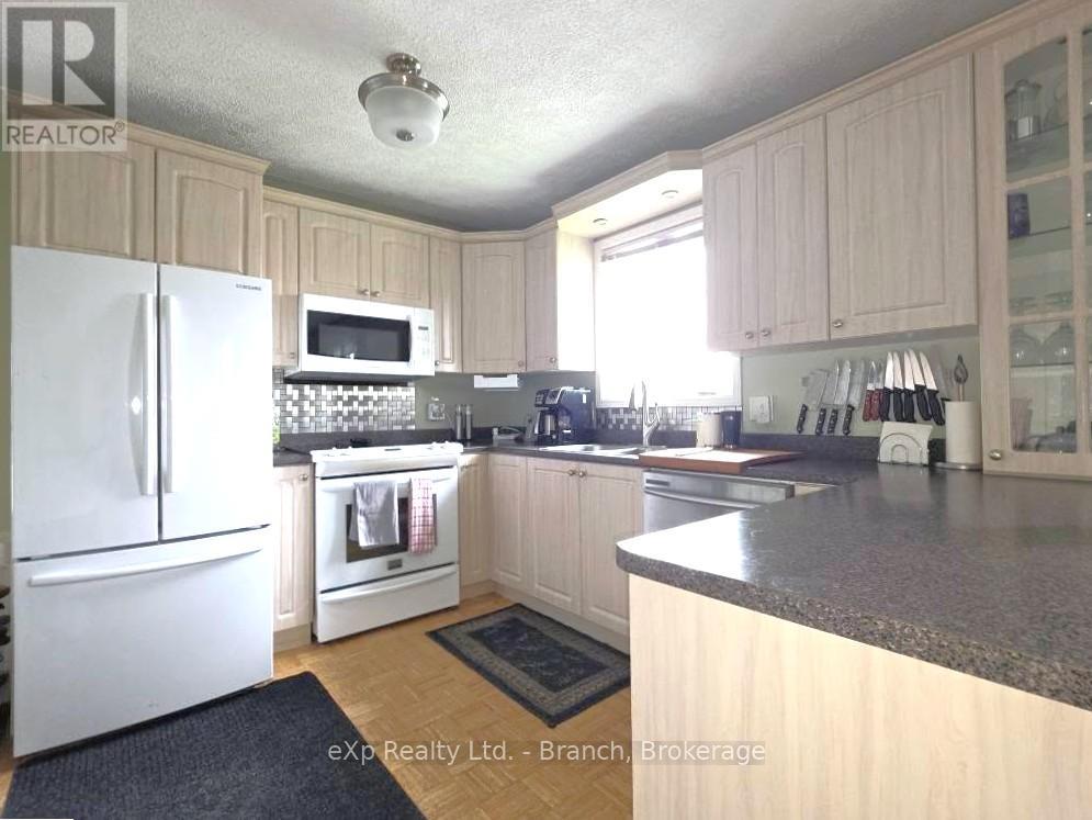 Photo 6 of 17 Gauthier Street, Fauquierstrickland ON