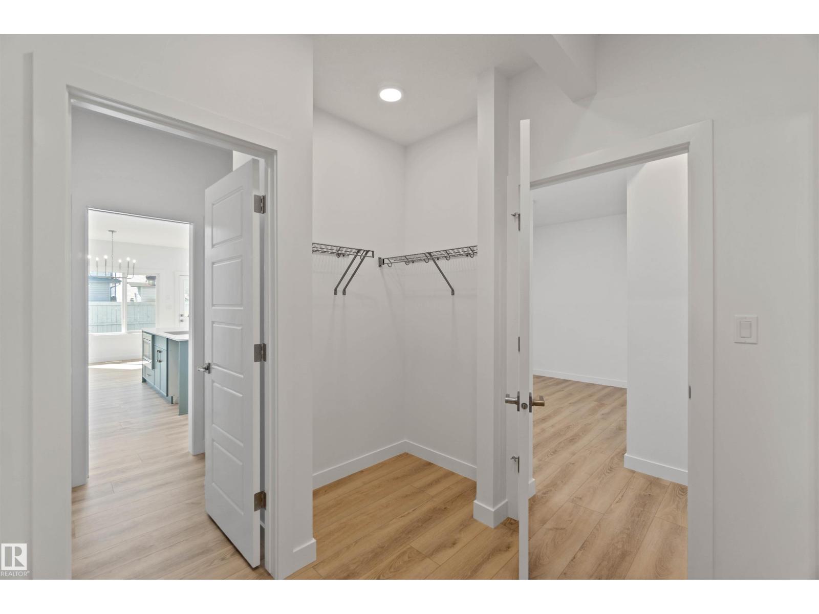 Photo 10 of 8619 181 Av Nw, Edmonton AB