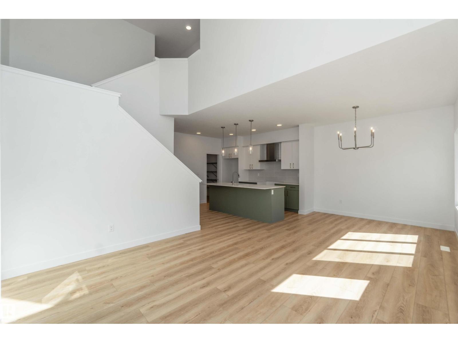 Photo 9 of 8619 181 Av Nw, Edmonton AB