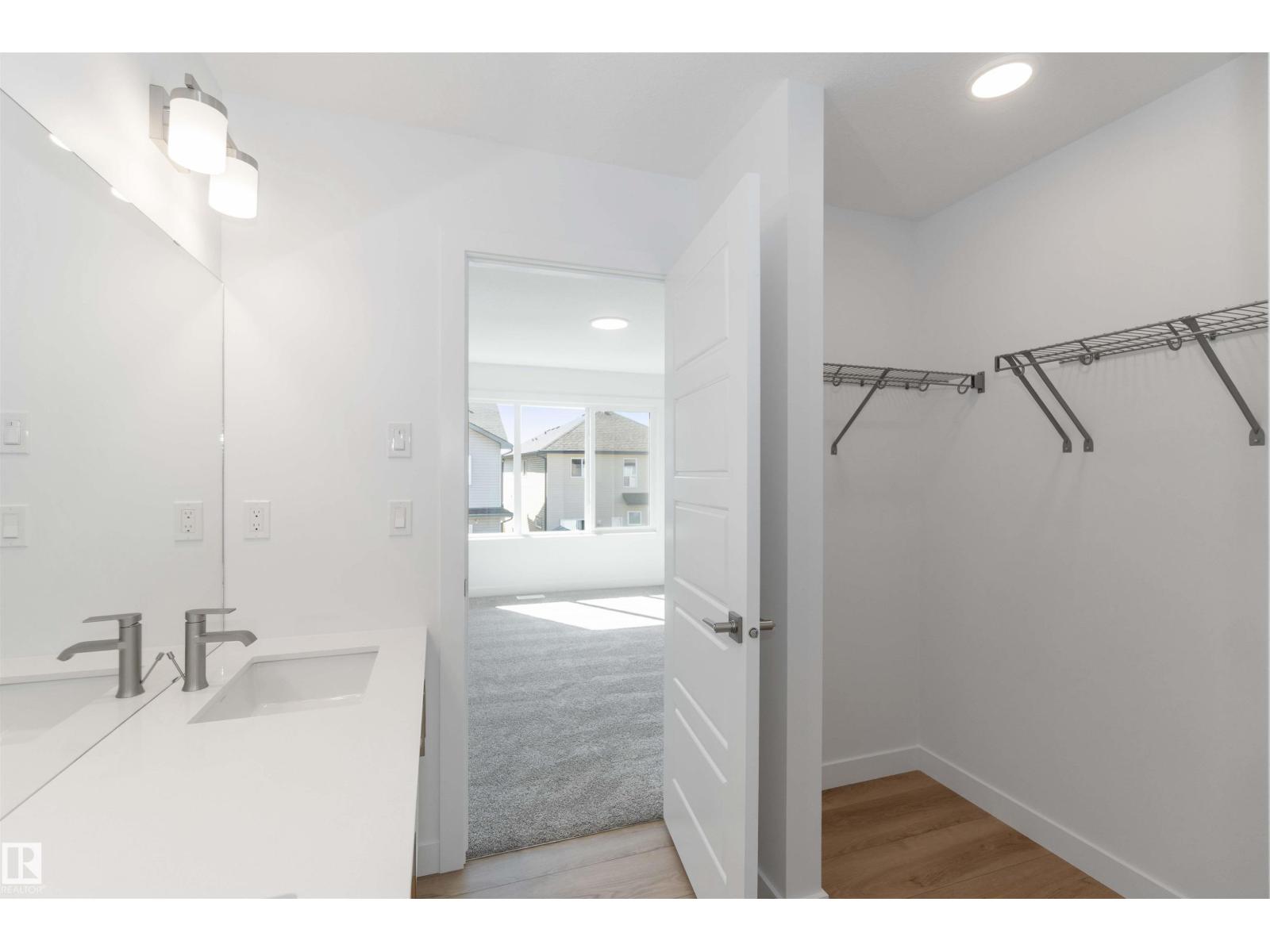 Photo 13 of 8619 181 Av Nw, Edmonton AB
