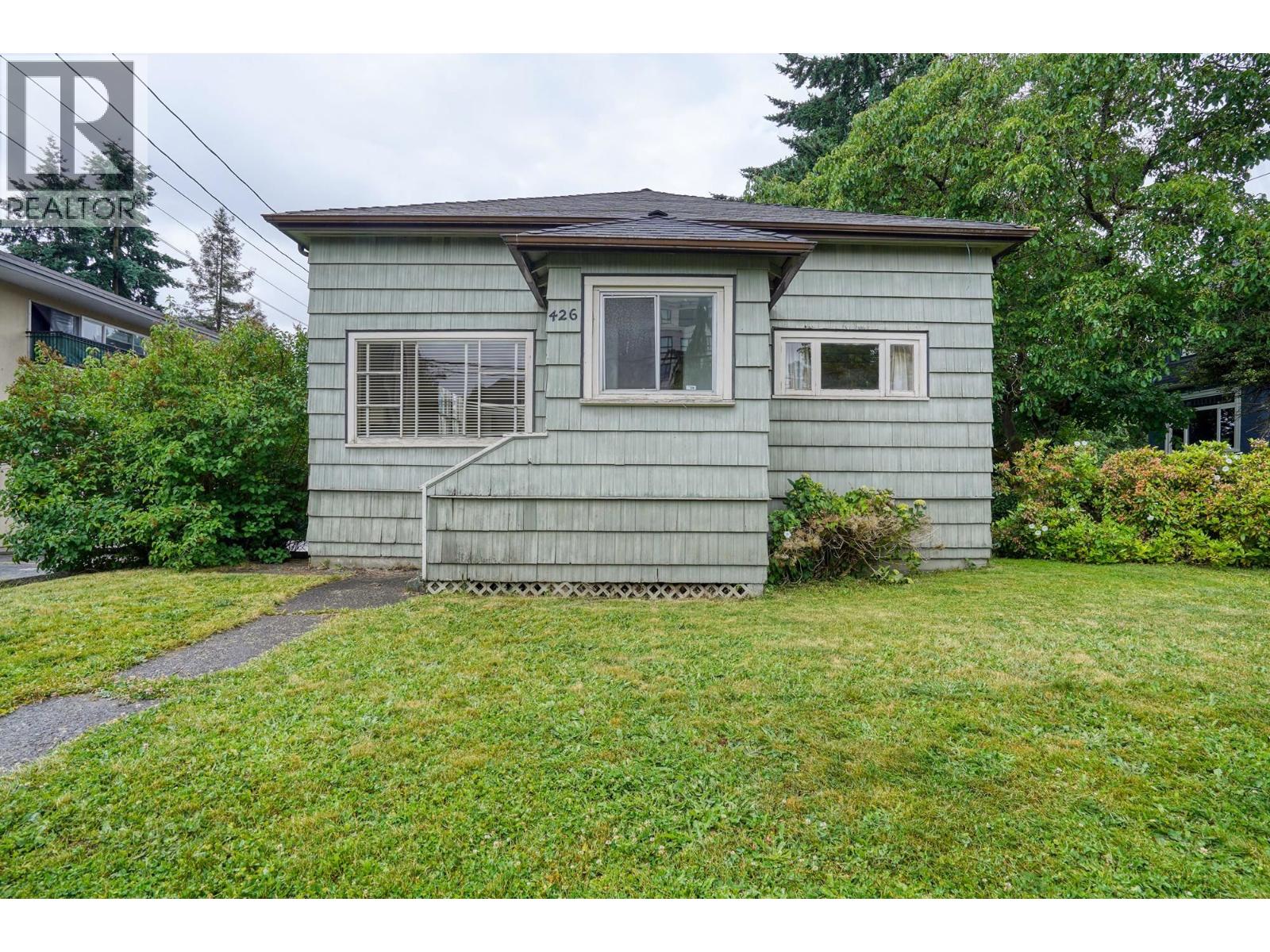 Photo 1 of 426 Seventh Street, New Westminster BC