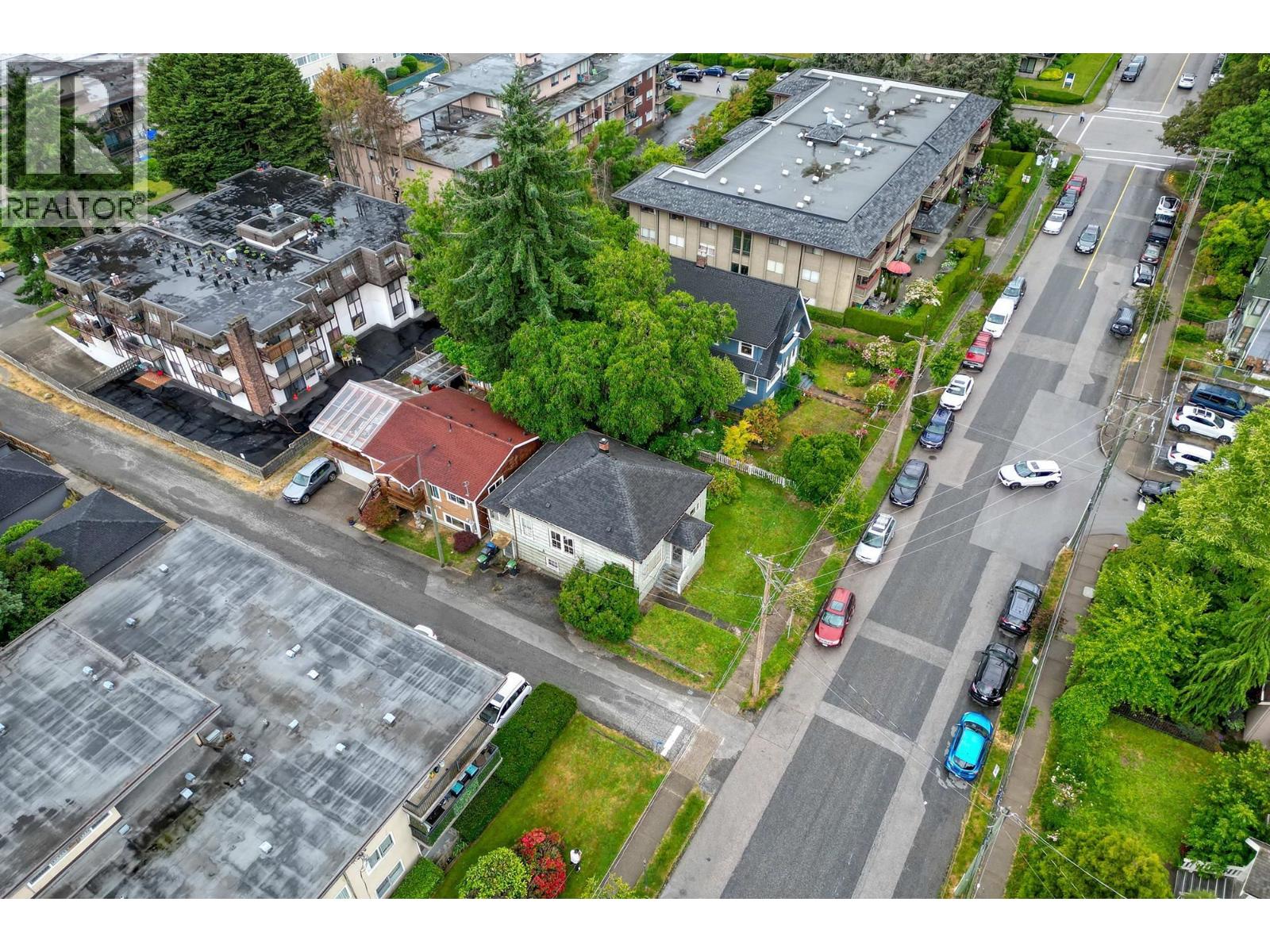 Photo 5 of 426 Seventh Street, New Westminster BC