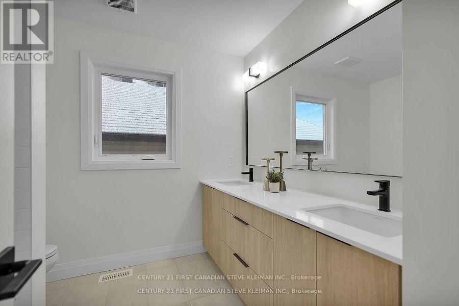 Photo 26 of 1238 Whetherfield Street, London North ON