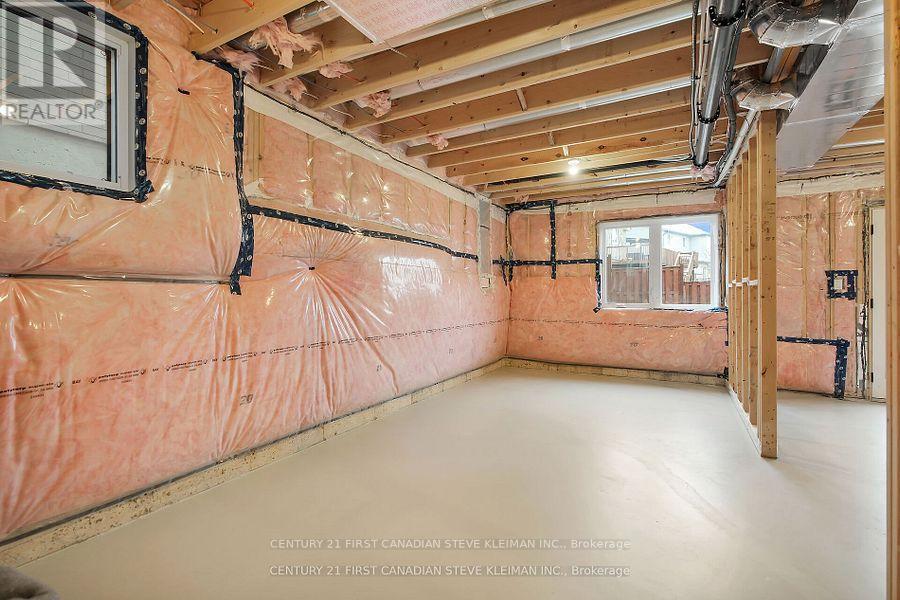 Photo 30 of 1238 Whetherfield Street, London North ON