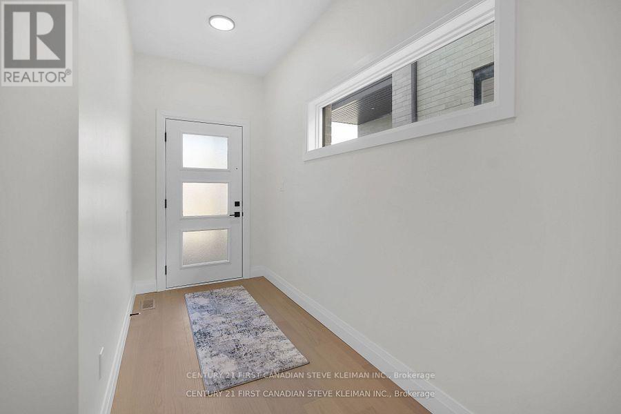 Photo 6 of 1238 Whetherfield Street, London North ON