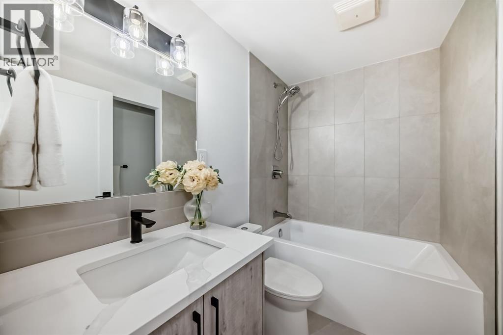 Photo 19 of 129 Glenpatrick Drive Sw, Calgary AB