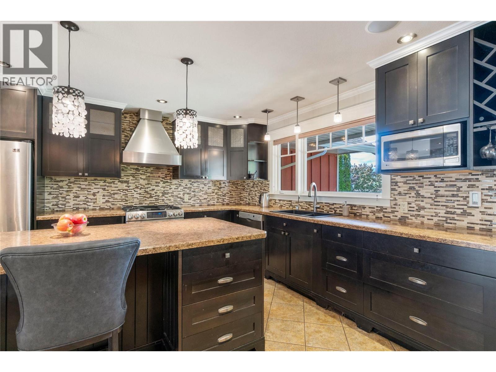 Photo 6 of 2230 28 Street Ne, Salmon Arm BC