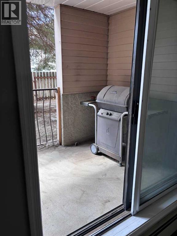 Photo 15 of 109 85 Foxbend Crescent N, Lethbridge AB